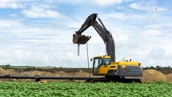 Строительство двух артезианских скважин завершат в Нефтекумском округе до конца года